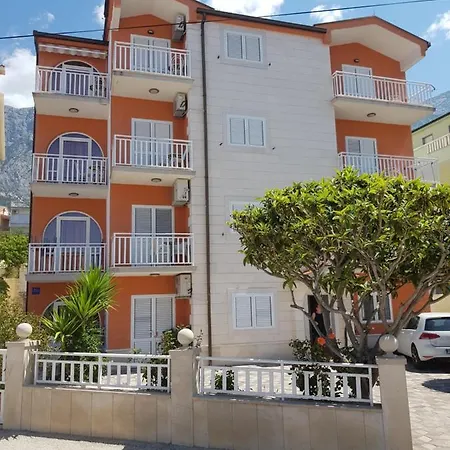 Apartment Roso *