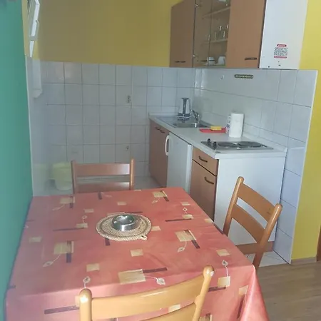 Roso Apartment *